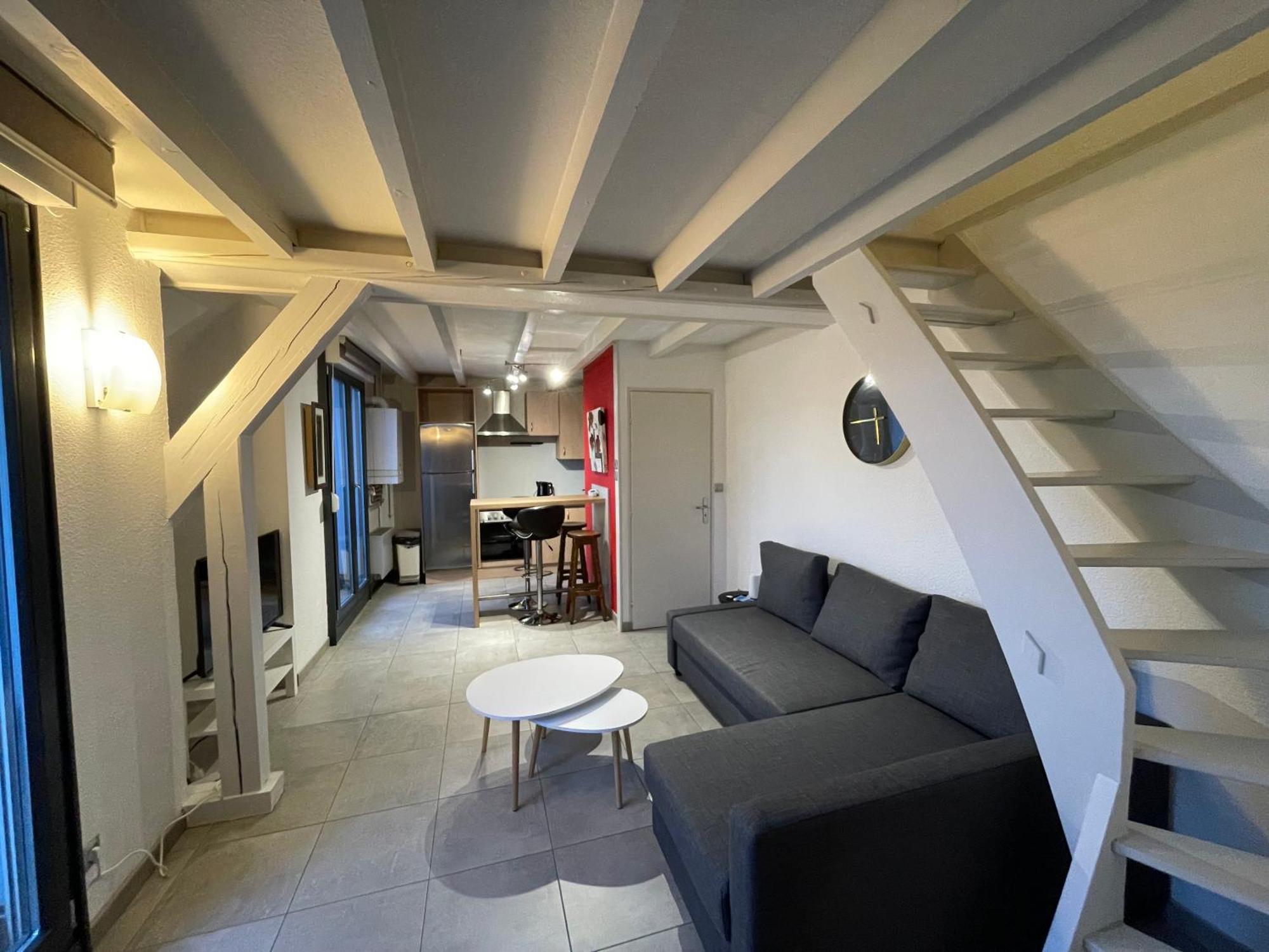 Fathala - Appartement Lumineux En Dernier Etage - Face A La Gare Routiere ساريبورج المظهر الخارجي الصورة